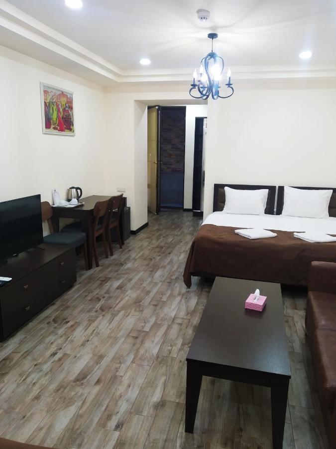 Boutique Living Hotel Jerevan Buitenkant foto