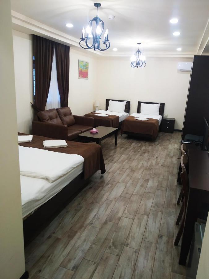 Boutique Living Hotel Jerevan Buitenkant foto