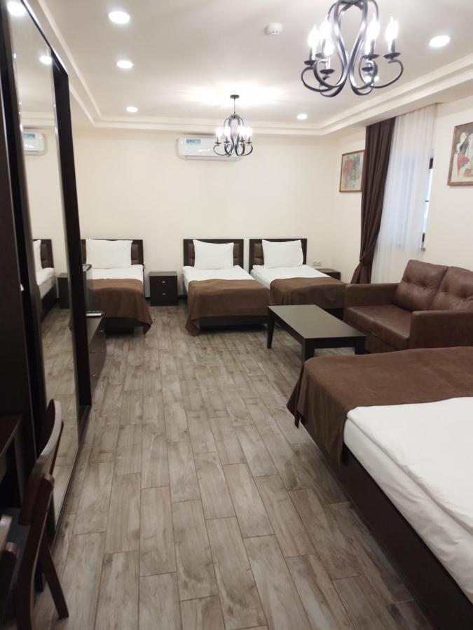 Boutique Living Hotel Jerevan Buitenkant foto