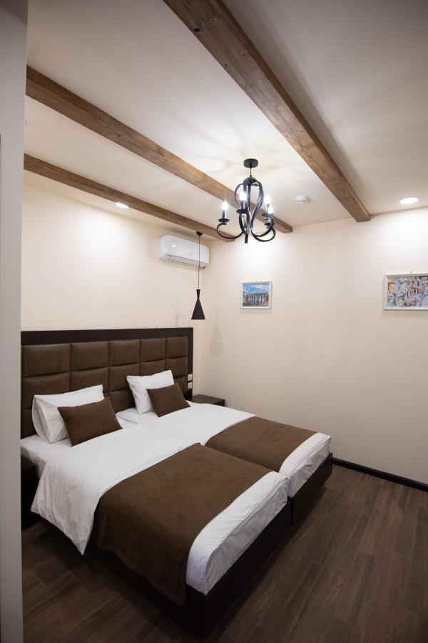 Boutique Living Hotel Jerevan Buitenkant foto