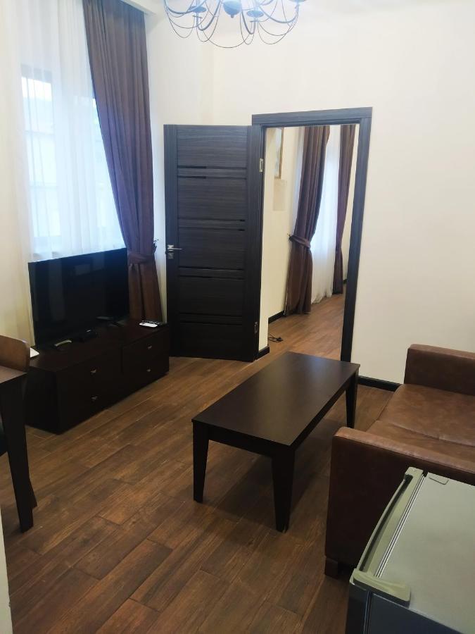 Boutique Living Hotel Jerevan Buitenkant foto