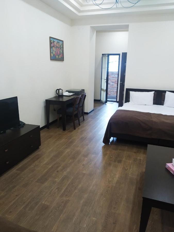 Boutique Living Hotel Jerevan Buitenkant foto