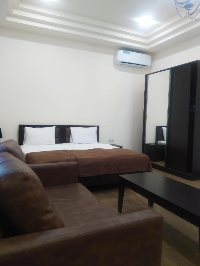 Boutique Living Hotel Jerevan Buitenkant foto