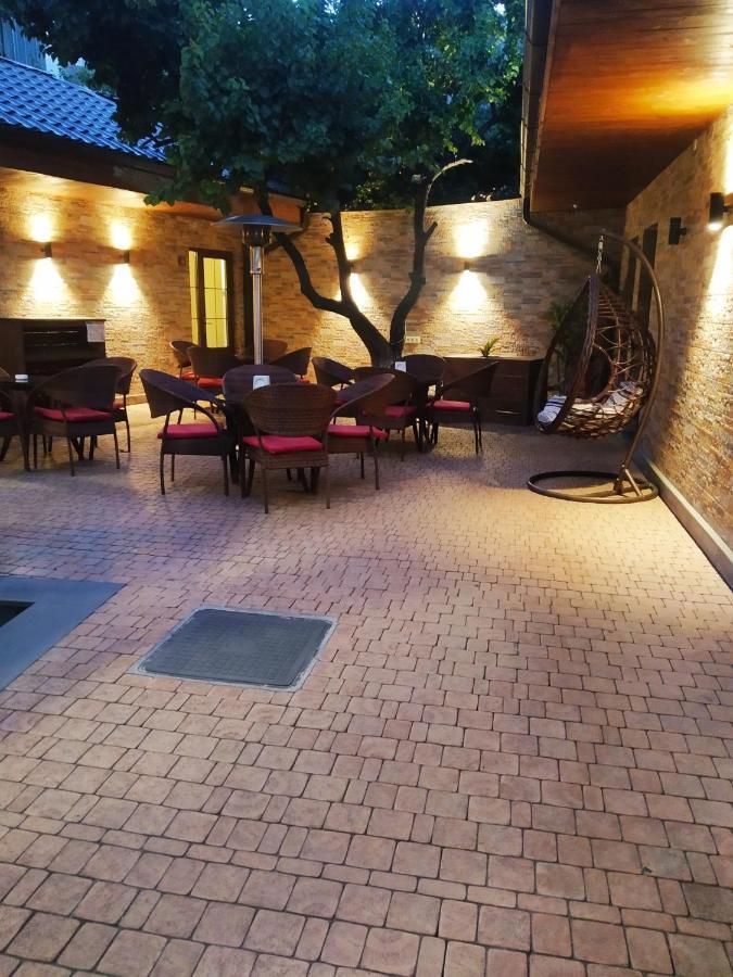 Boutique Living Hotel Jerevan Buitenkant foto