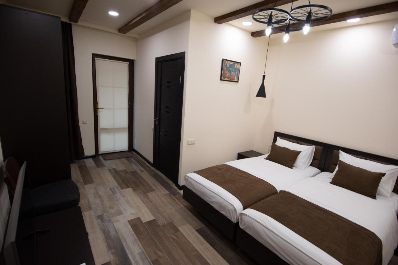 Boutique Living Hotel Jerevan Buitenkant foto